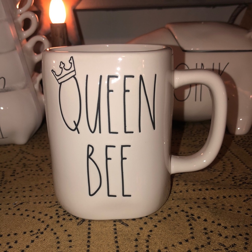 Rae Dunn 👑QUEEN BEE Mug